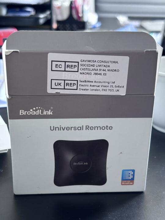 BroadLink RM4 Pro – Uniwersalny pilot WiFi Smart Home (IR + RF 433/315 MHz)