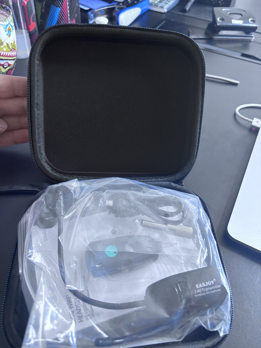 Bezprzewodowy mikrofon nagłowny EASJOY 2,4 GHz – odbiornik, adapter i etui