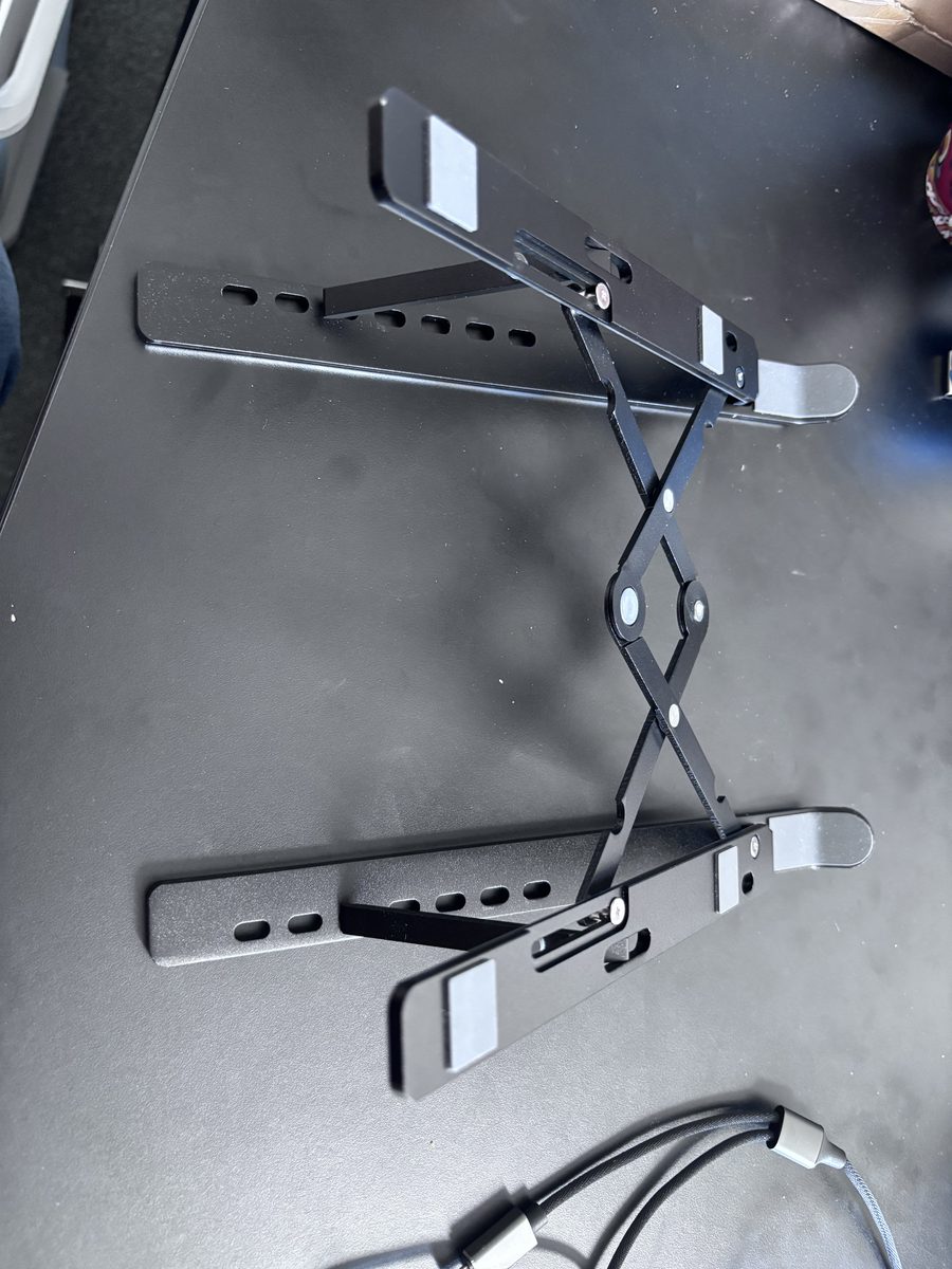 Aluminiowa składana podstawka Auyuiiy pod laptop 10–15,6 cala – regulowana