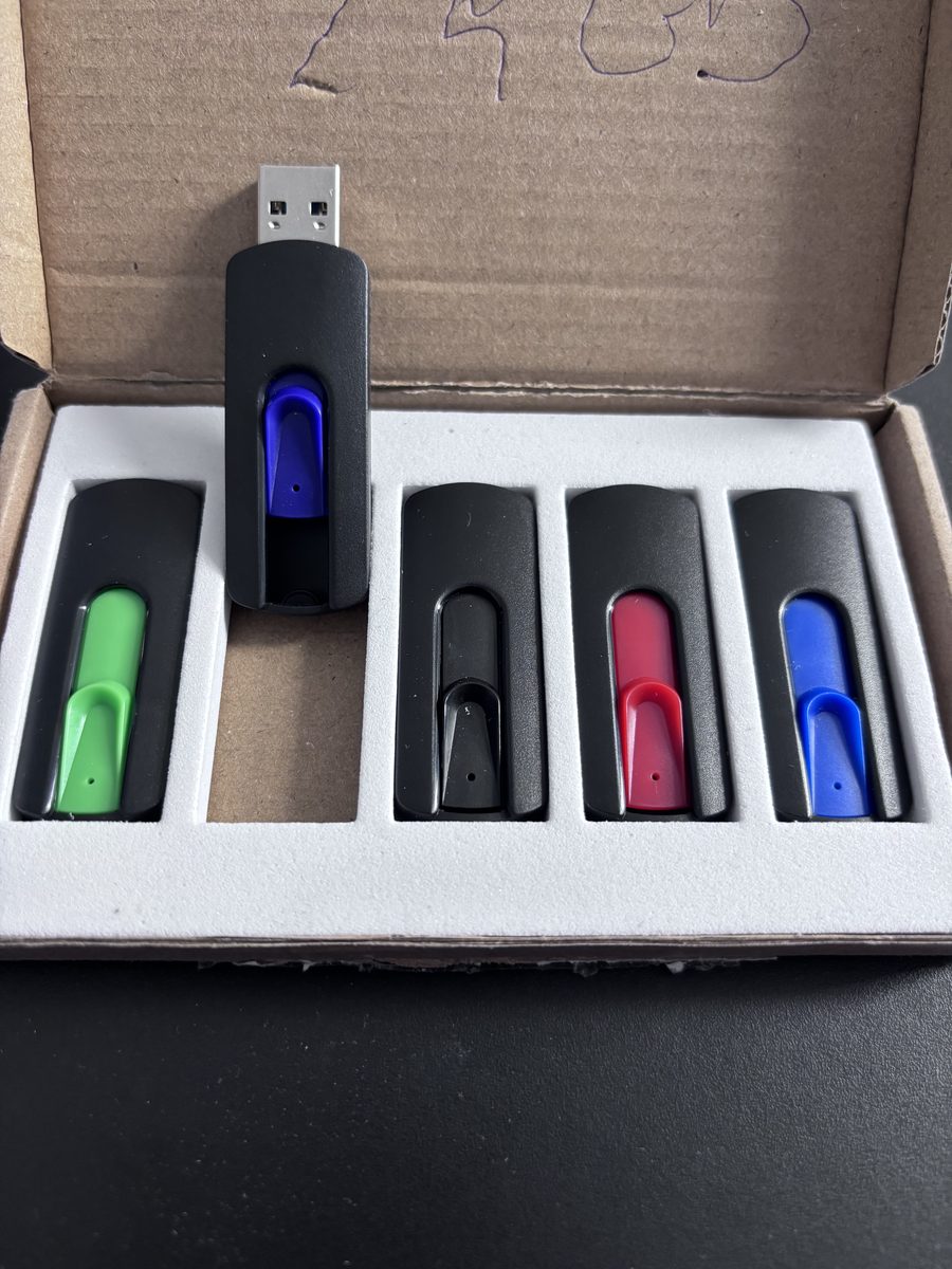 Pendrive USB 32 GB z wysuwanym złączem