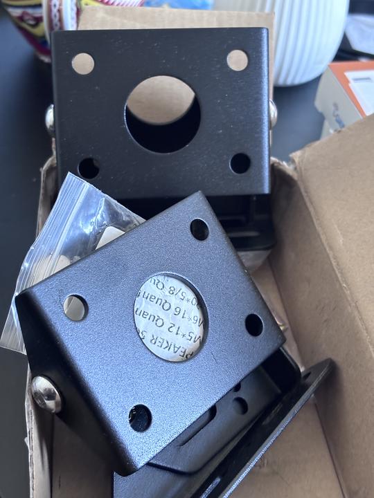 Zestaw 2 uchwytów ściennych do kolumn Jingle Gabriel GU20 – udźwig 20 kg