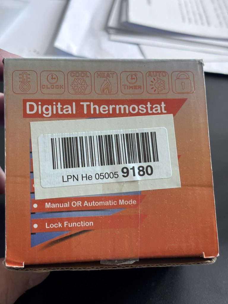 Programowalny termostat pokojowy WENGART WG-E806 z czujnikiem podłogowym 16A
