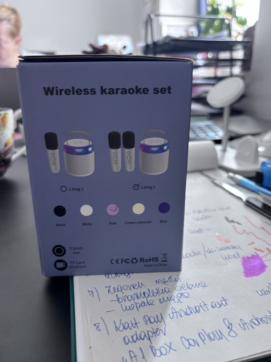 Bezprzewodowy zestaw karaoke – głośnik Bluetooth RGB + 2 mikrofony, różowy